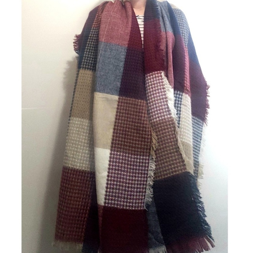 1 left ⭐ Navy & Burgundy Plaid Blanket Scarf - Picture 5 of 6